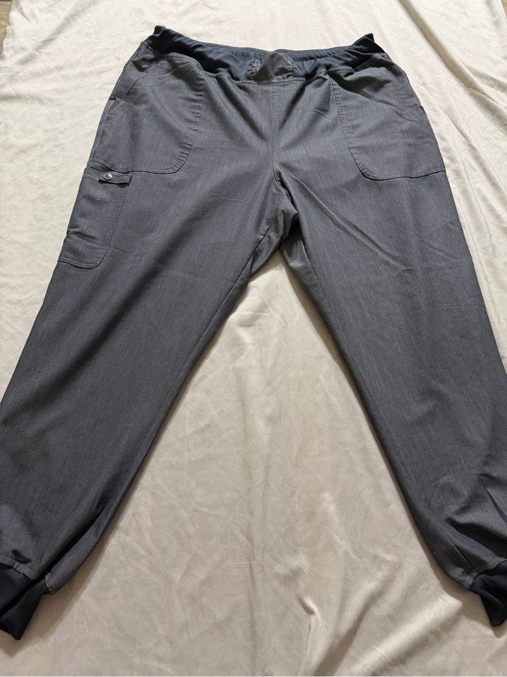 Med Couture Gray Scrub Set XL – V-Neck Top & Jogger Pants | Heather Gray